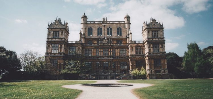 Resonances and Representations: English Country House